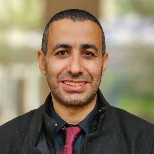 http://ec2-3-29-170-208.me-central-1.compute.amazonaws.com/images/default-source/facultymembers/coe/dr-mahmoud-bakkar.jpg?sfvrsn=1e451780_4