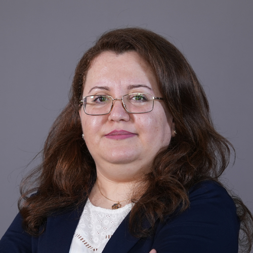 http://ec2-3-29-170-208.me-central-1.compute.amazonaws.com/images/default-source/facultymembers/coe/zeina-bashnak.jpg?sfvrsn=d2a5385f_4
