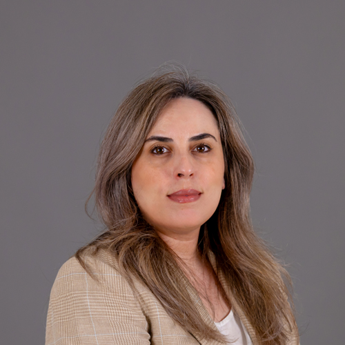 http://ec2-3-29-170-208.me-central-1.compute.amazonaws.com/images/default-source/facultymembers/cohs/dr-nadia-el-mrayyan.jpg?sfvrsn=abfc5b6b_4
